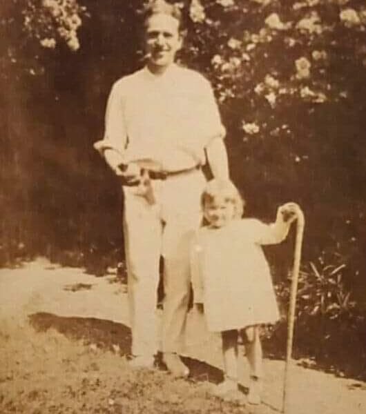 El Dr. Edward Bach y su hija Evelyn (Bobbie)