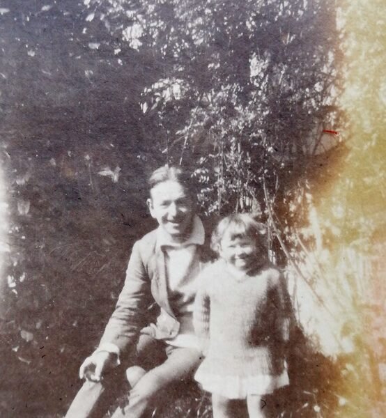 Edward Bach y Evelyn (Bobbie) en Chorleywood.
