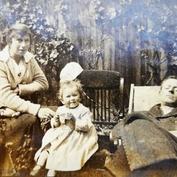 Edward Bach, Kitty y Evelyn (Bobbie)